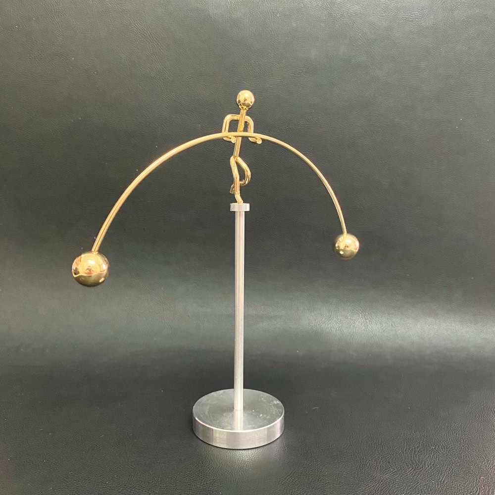 Tượng giữ thăng bằng trang trí bàn làm việc, quà tặng.