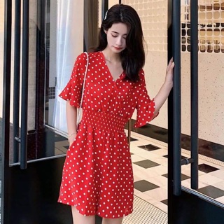 Váy chấm bi