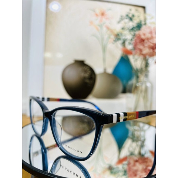 Kính Burberry