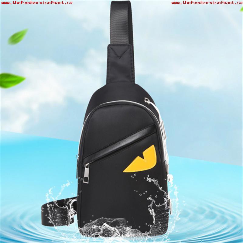Túi chéo fendi korea
