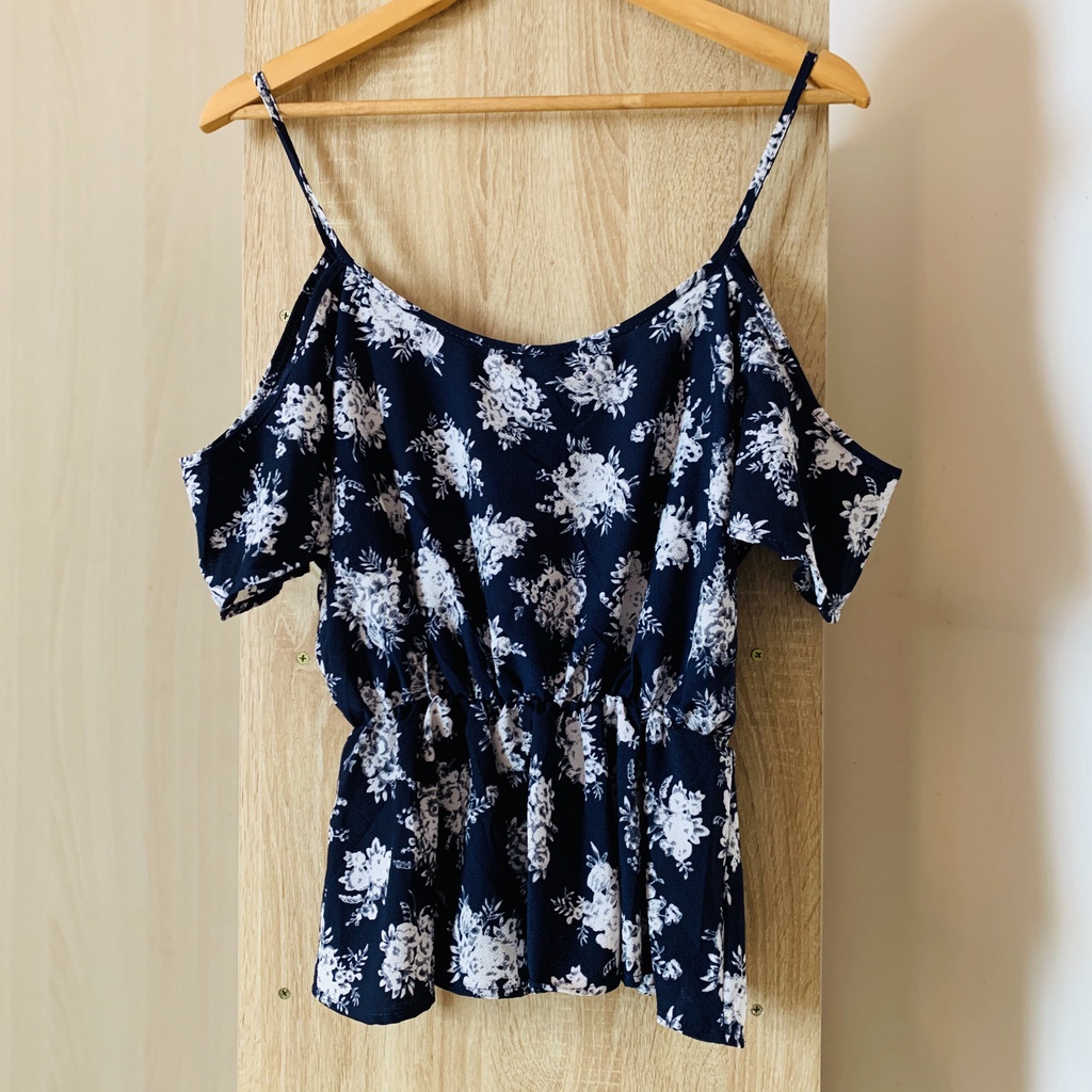 Áo voan 2 dây trễ vai hiệu PURE HYPE