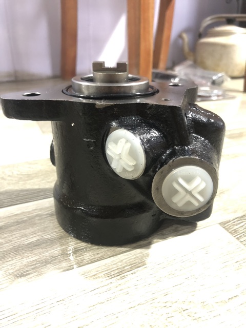 Sản phẩm gia đình làm: Bơm trợ lực lái 90/100E 2 lỗ ren18 SỎL