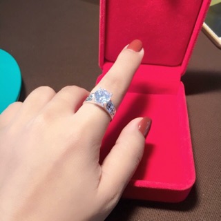 Nhẫn kim tiền đá cao
