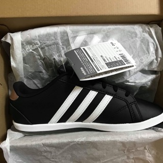 Giày adidas