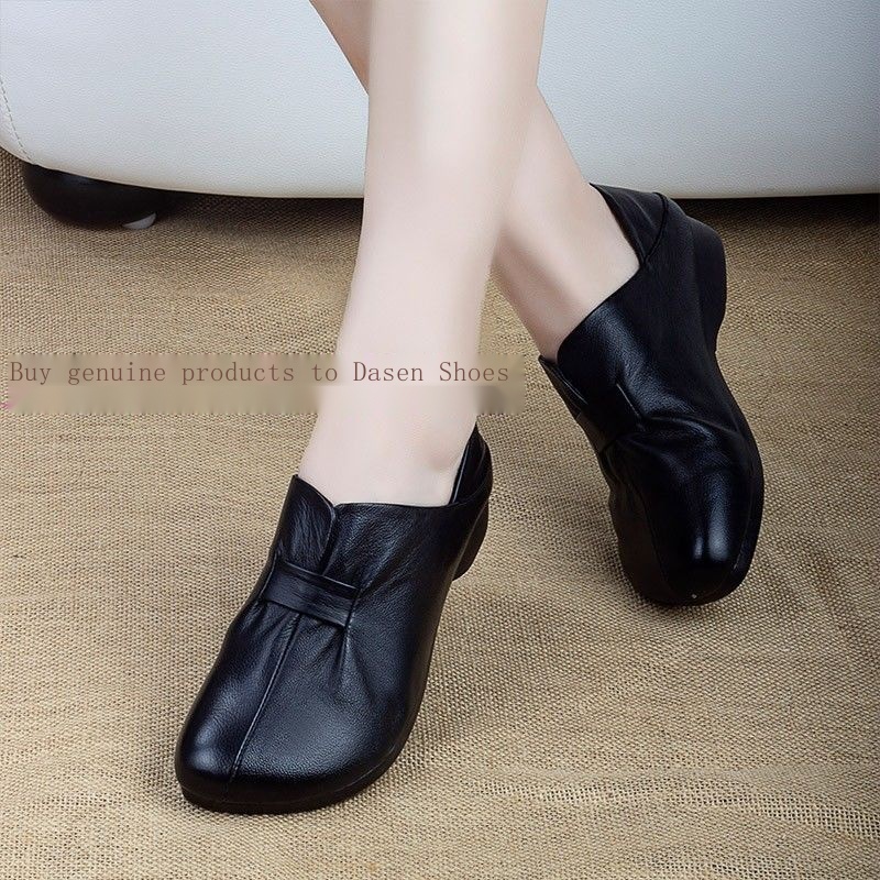 Xăng đan Đế Mềm Phẳng Đục Lỗ Thời Trang Xuân Hè Cho Phụ Nữ Trung Niên