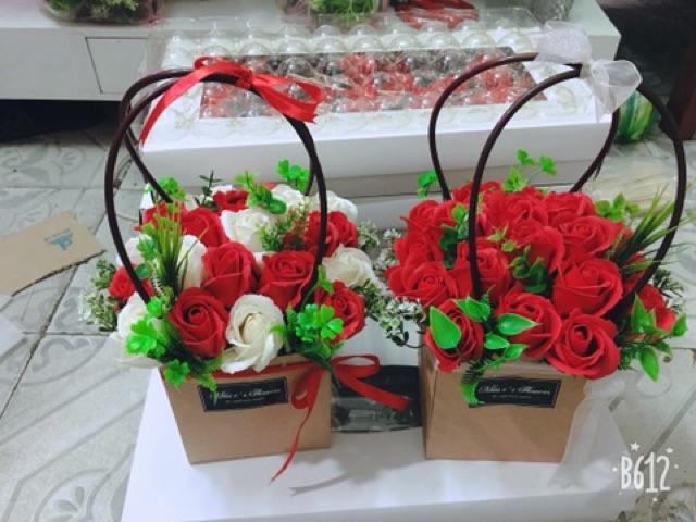Giỏ hoa hồng sáp 20,30 bông(hà nội-hàng sẵn) - HN