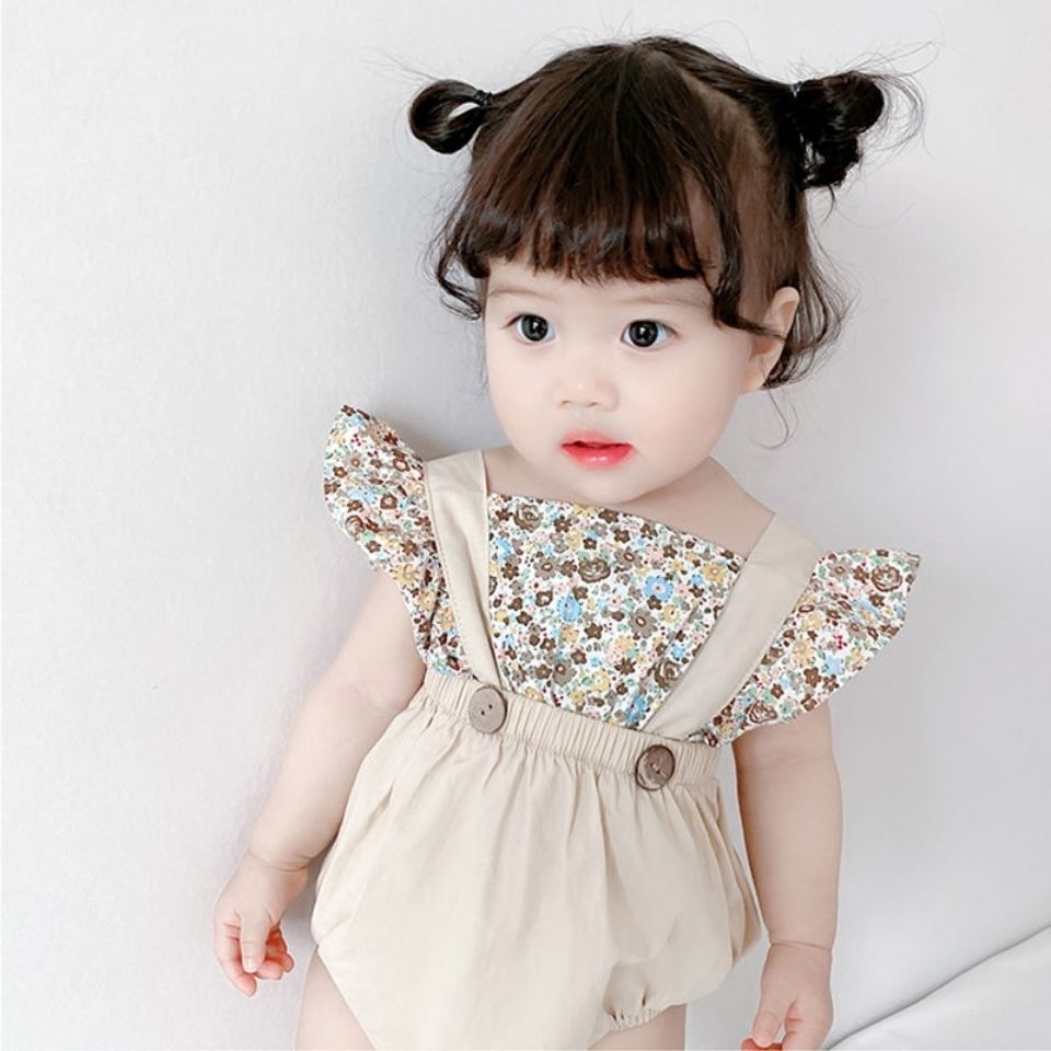 Áo liền quần sát nách họa tiết hoa thích hợp cho bé gái