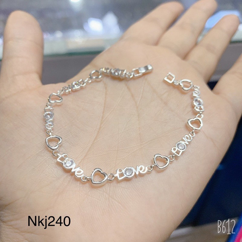 VÒNG TAY NỮ BẠC TA CÓ HÌNH TRÁI TIM VÀ CHỮ LOVE