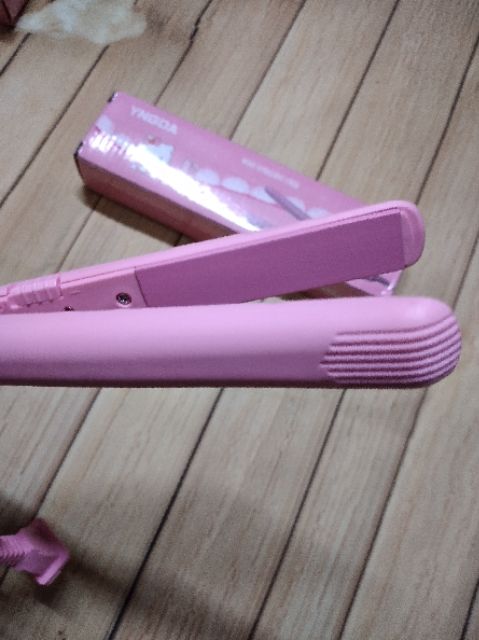 Máy là tóc hello kitty