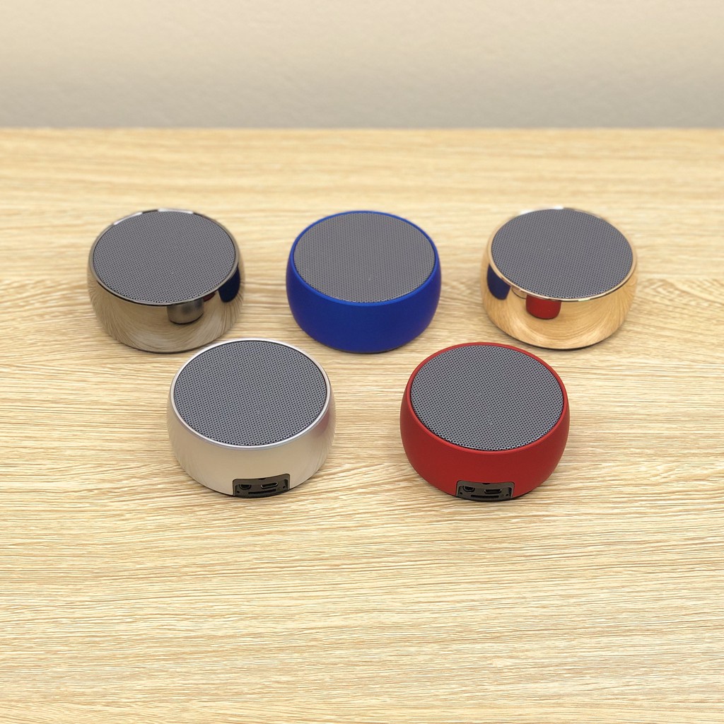 Loa Bluetooth Cầm Tay Mini BS-01 Vỏ Kim Loại – Âm Bass Cực Hay, Nghe Nhạc Cực Đã – Hỗ Trợ Kết Nối Thẻ Nhớ Và Cổng 3.5
