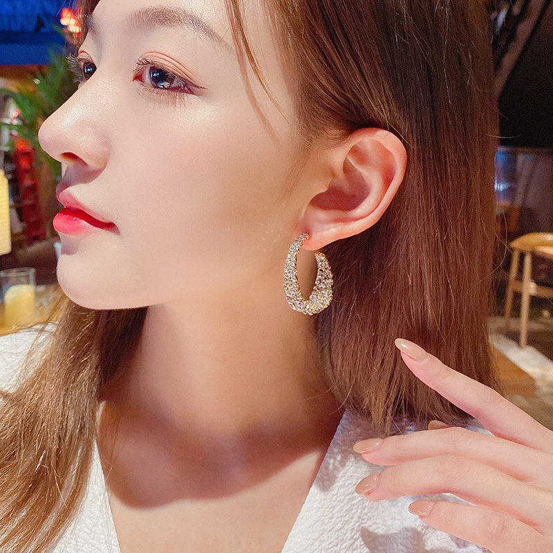 Bông Tai Nữ Hàn Quốc Hình Tròn Khuyết Đính Đá Siêu Đẹp Mainia Shop
