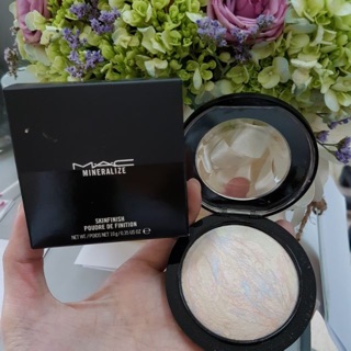 Phấn Bắt Sáng Mac Mineralize Skinfinish