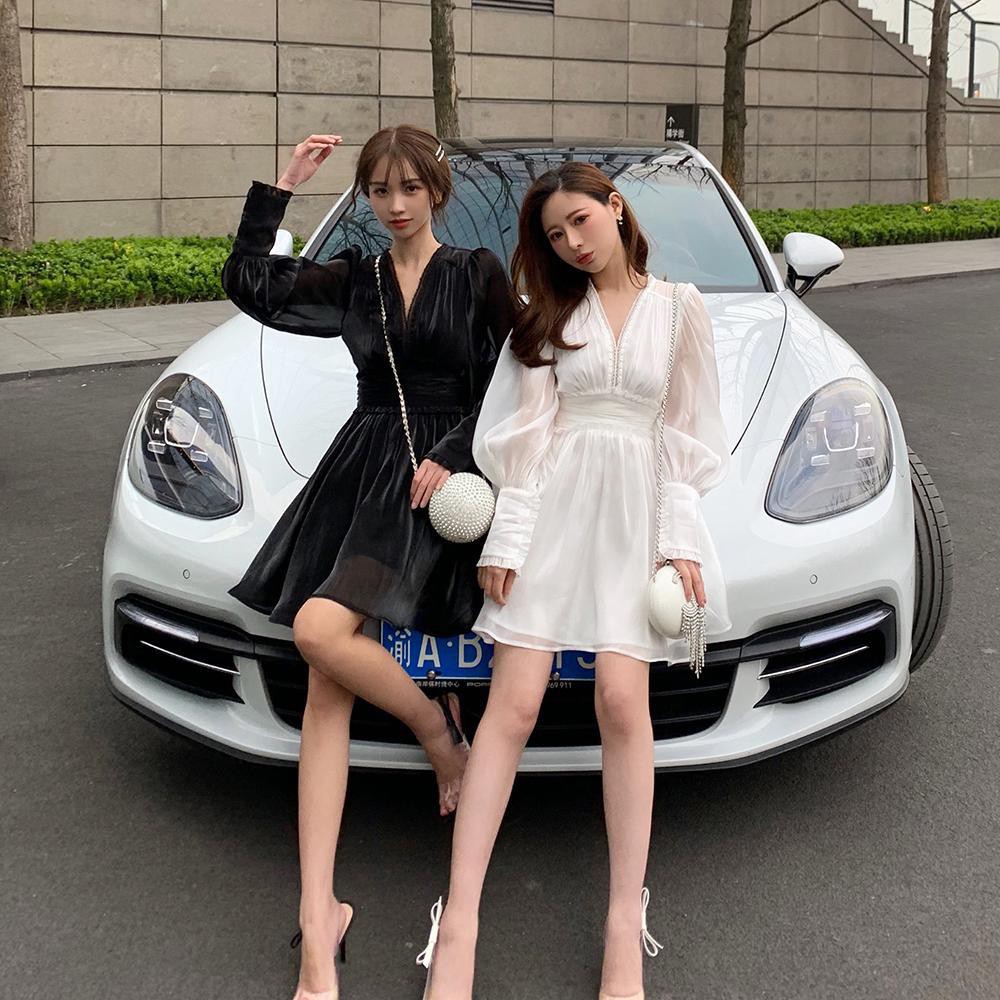 Xuân mới 2021 thương hiệu thời trang Thái Lan tính khí sexy satin eo nhỏ hở lưng váy dài tay kiểu Pháp