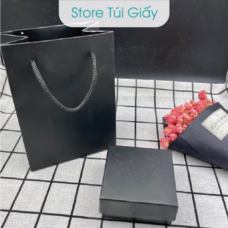 Túi giấy đựng quà tặng sang trọng, túi giấy màu, dày và chắc chắn, đã cán màng chống thấm. TuiGiay.Store