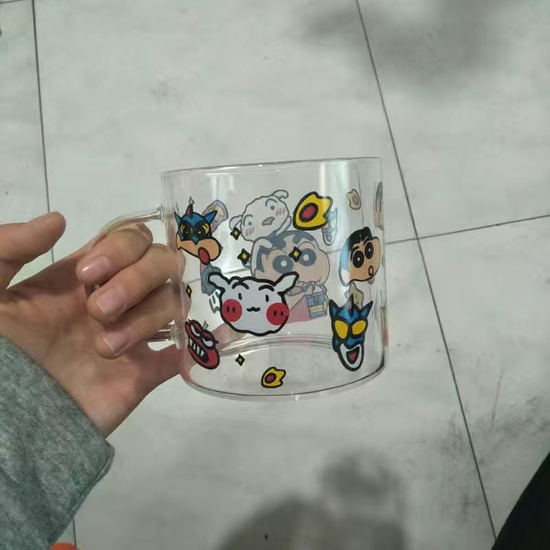 Cốc nước thuỷ tinh hình cậu bé bút chì Shinosuke cute