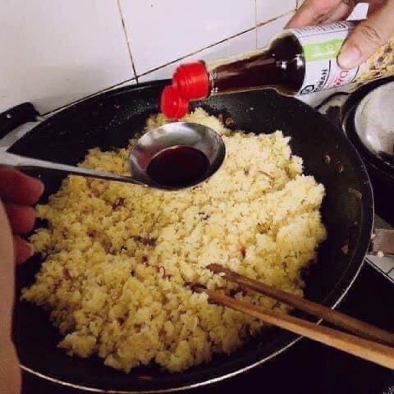 Xì dầu chiên cơm cho bé thái lan