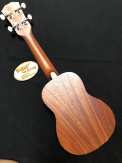 Đàn Ukulele Soprano Mặt Gỗ Thông - CB2