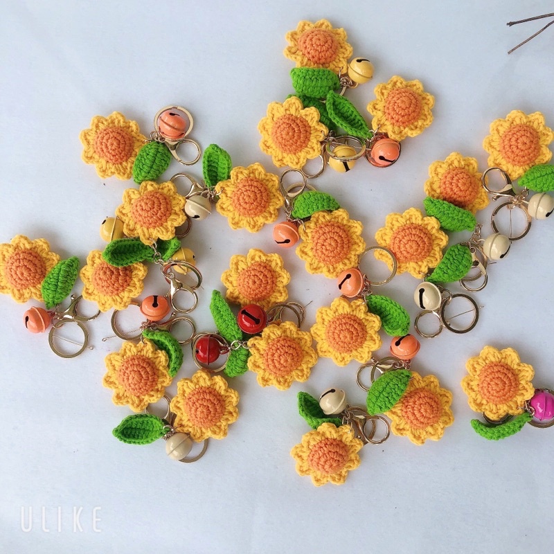 Móc Khoá Hoa Hướng Dương Gắn Chuông Xinh Xắn