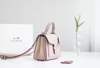 Túi Coach tabby top handle màu mới
