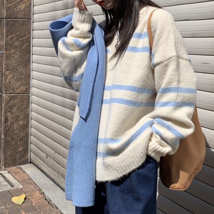 Áo sweater dệt kim dáng rộng cổ V kẻ sọc trẻ trung ấm áp phong cách mùa thu 2020 cho bạn gái