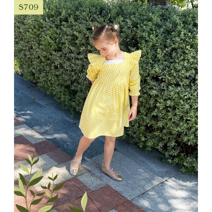 Đầm OLI RIVER KIDS màu vàng họa tiết ziczac siêu độc và lạ dành cho bé