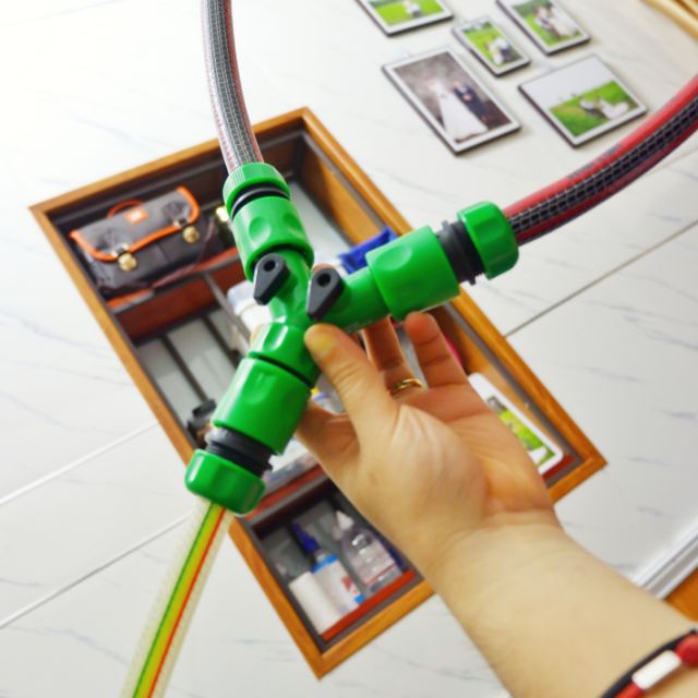 Bộ nối chia 2 nhánh ống mềm có van khóa độc lập Aquamate Đài Loan