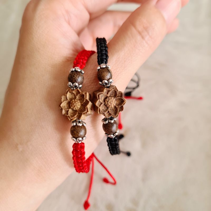 Vòng Chỉ Hoa Sen Trầm Hương - N27 | BigBuy360 - bigbuy360.vn