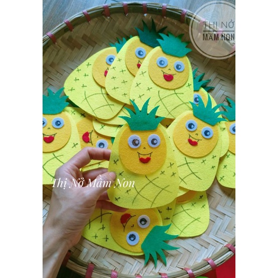 Quả dứa gắn rèm hoặc trang trí mầm non
