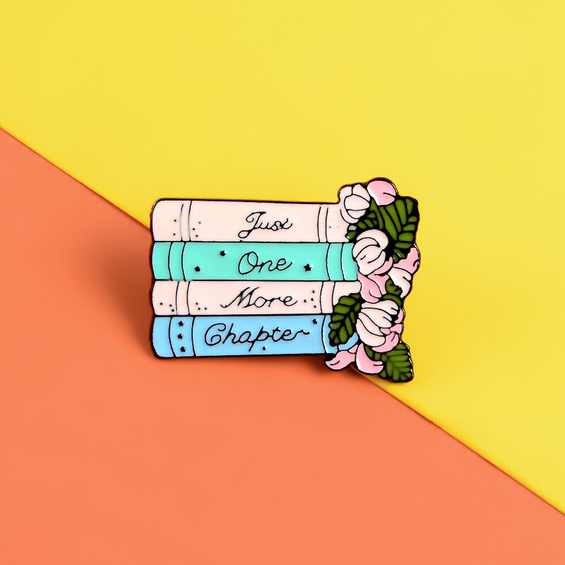 Ghim cài áo hình quyển sách in chữ Just One More Chapter cá tính thời trang cho nữ