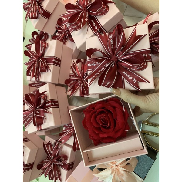 Hộp đựng son kem dài có hoa + nơ chữ siêu đẹp sỉ 0973163558.