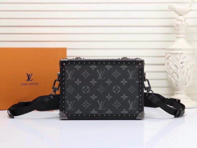 LV cop super VIP