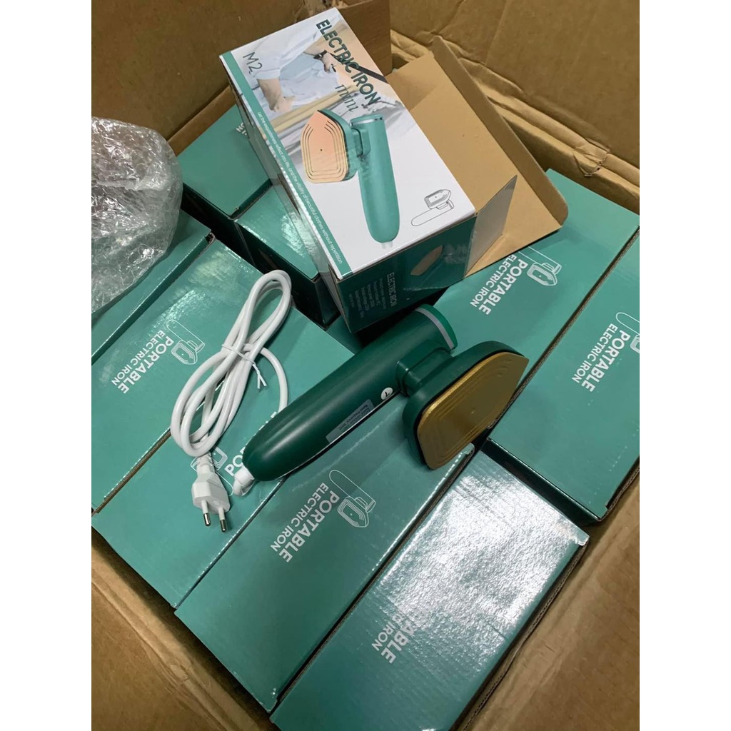 Bàn Là Ủi Quần Áo Bằng Hơi Nước Cầm Tay Mini Siêu Tiện Ích Dễ Dàng Mang Theo Khi Đi Du Lịch
