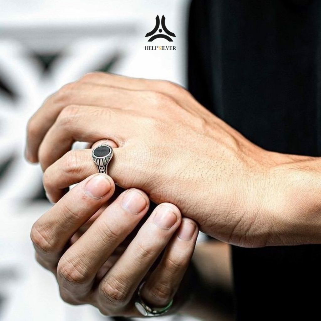 Nhẫn bạc nam, nữ HeliSilver Gothic Onyx Helios Original S925