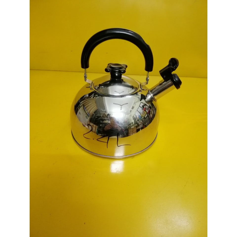 Ấm inox có còi hú nội địa Nhật (2.4L) (mã 780), Dùng được bếp từ