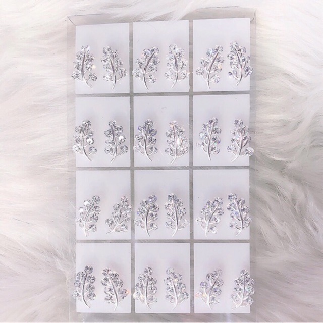 Khuyên tai hình lá oliu me đính đá nhân tạo