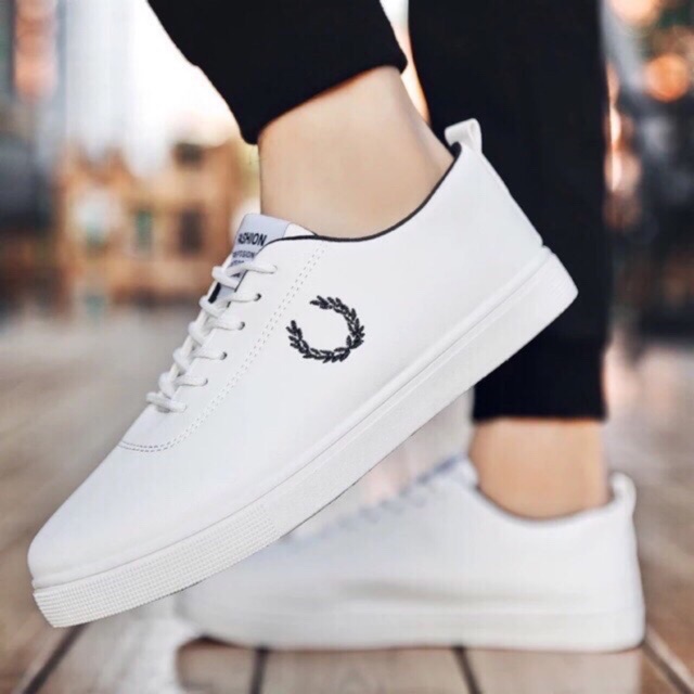 Giầy sneaker nam đơn giản