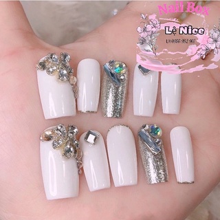 Móng giả dành cho tay trắng bạc đính đá tặng keo và dũa