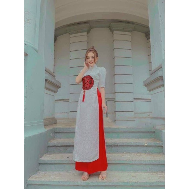 Set áo dài gấm trắng + quần lụa đỏ cao cấp 🎊Là tà áo dài cách tân nhưng vẫn giữ được hơi thở truyền thống !