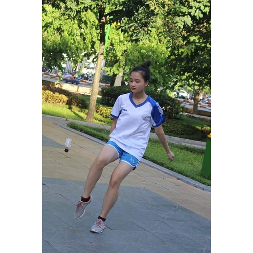 Cầu đá lông gà