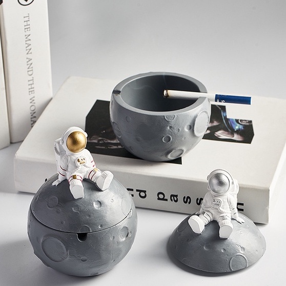 Gạt tàn thuốc hình phi hành gia cao cấp