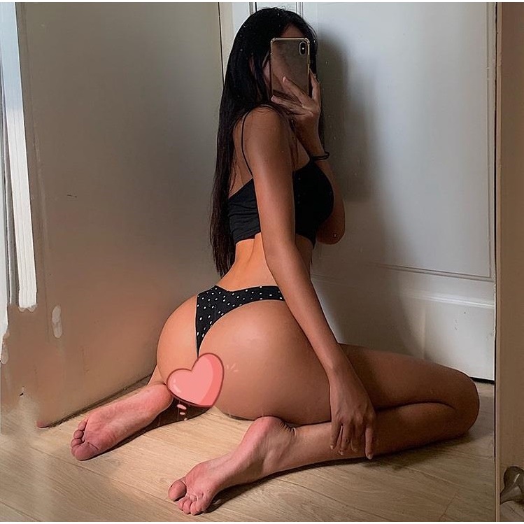 QUẦN LỌT KHE PINK TIM THONG