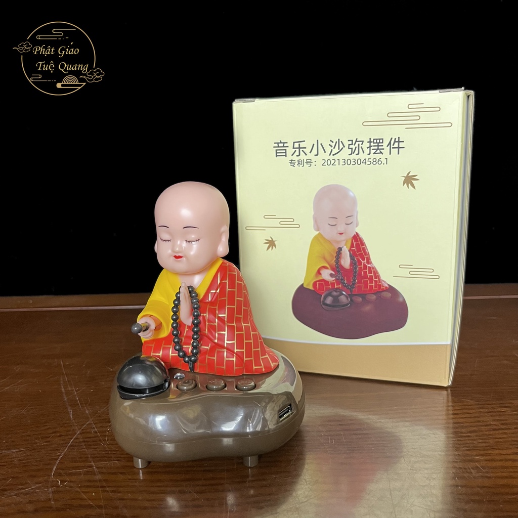 Tượng Chú tiểu gõ mõ năng lượng mặt trời có nhạc sạc pin - phật giáo tuệ quang