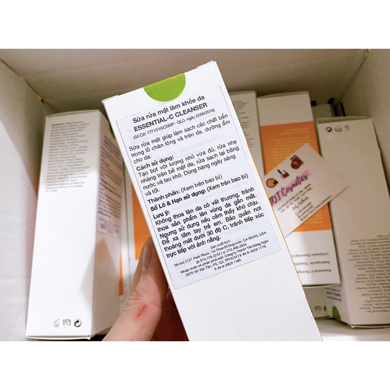 Sữa rửa mặt sáng da mờ thâm MURAD ESSENTIAL-C CLEANSER làm sạch - tinh khiết da nám và lão hóa do môi trường | BigBuy360 - bigbuy360.vn