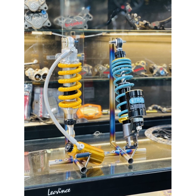 Giá trưng phuộc Titanium