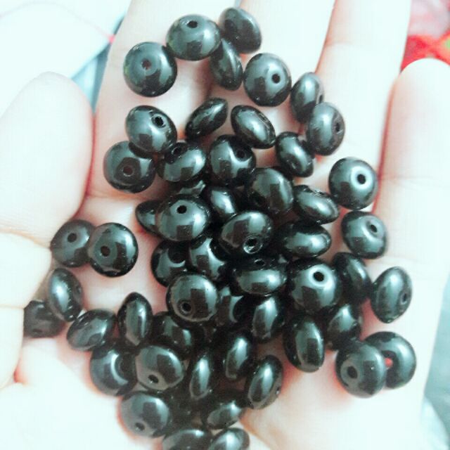 50gr hạt đá đen 8mm ( hạt dẹt