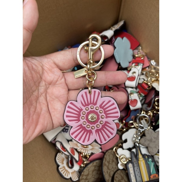 Coach Charm hình bông hoa chính hãng