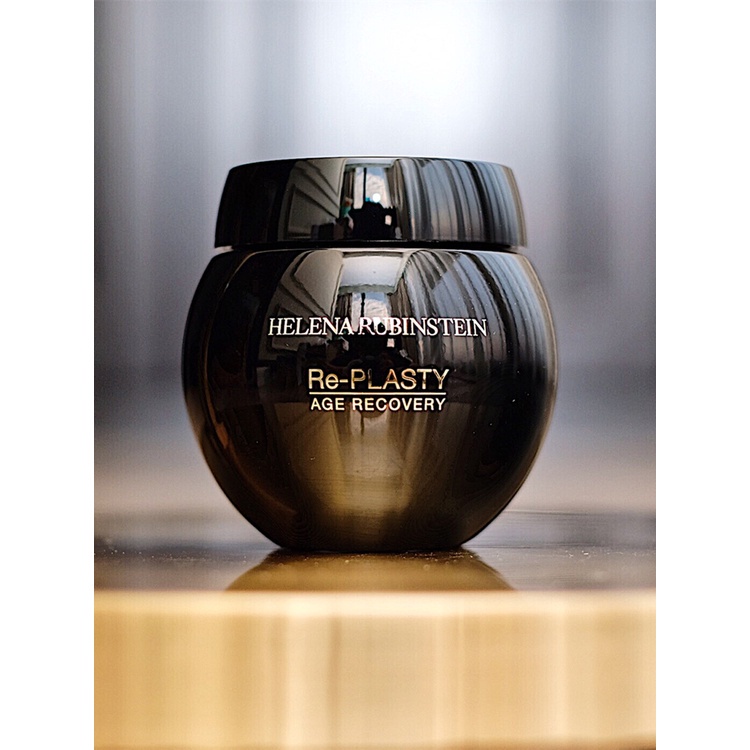 Kem Dưỡng Da Mặt Ban Ngày Giúp Làm Trắng Và Săn Chắc Da Chống Lão Hóa