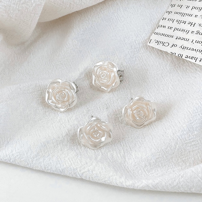 Khuyên Tai Dạng Kẹp Hình Hoa Hồng Trắng Đính Ngọc Trai Cao Cấp Cổ Điển Thanh Lịch Cho Nữ