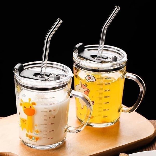 ly thủy tinh pha sữa - có vạch đo thể tích 350ml, có nắp đậy, ống hút silicon đi kèm- tặng kèm thìa khuấy sữa