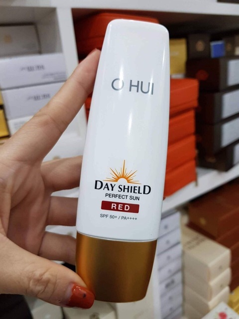 KEM CHỐNG NẮNG OHUI BLACK, RED 50ml tách sét